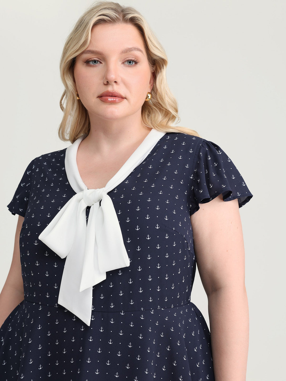 Color Contrast Ribbon Neckline Blouse