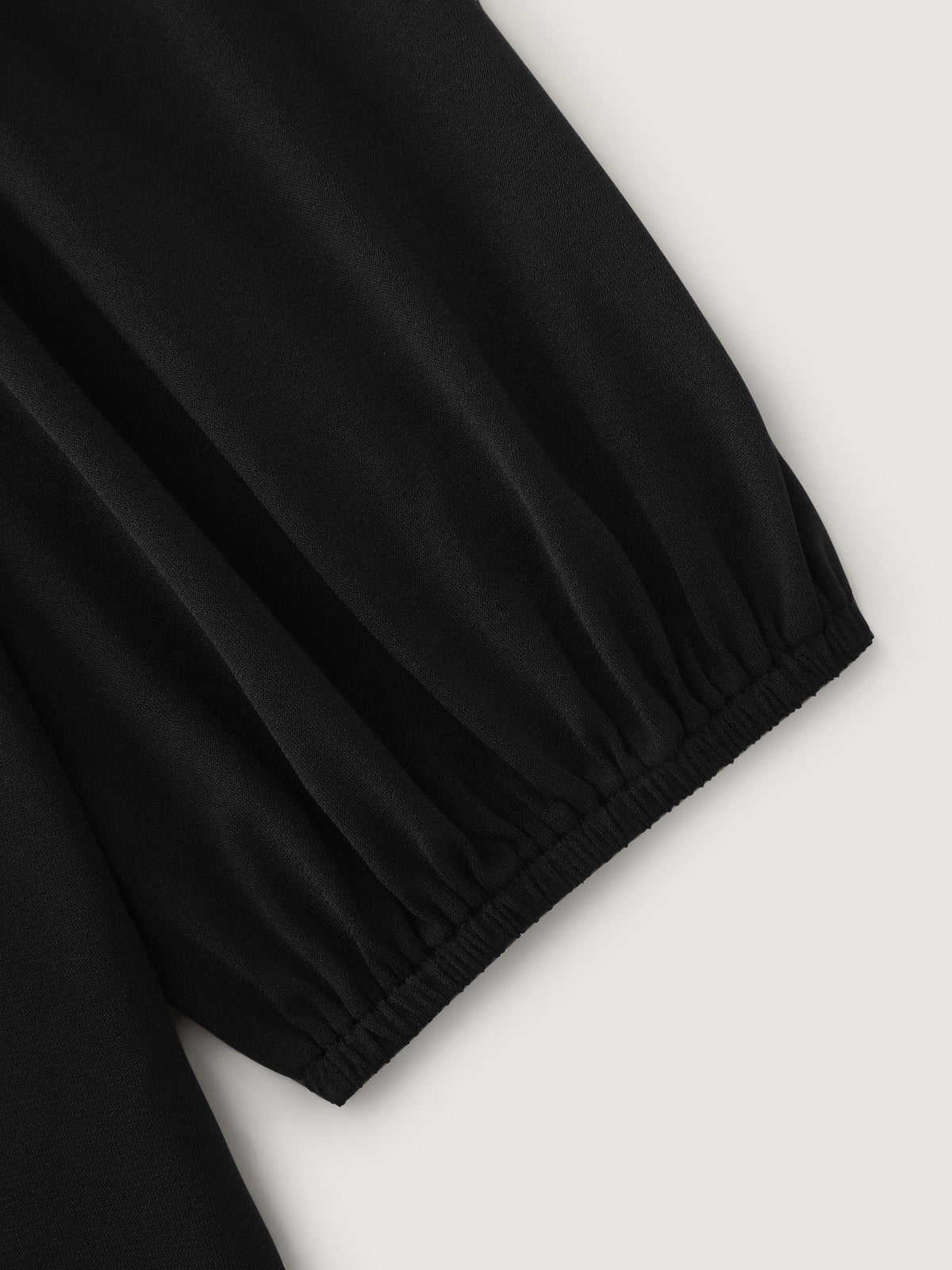 Stretch Scalloped V Neck Long Sleeve Blouse
