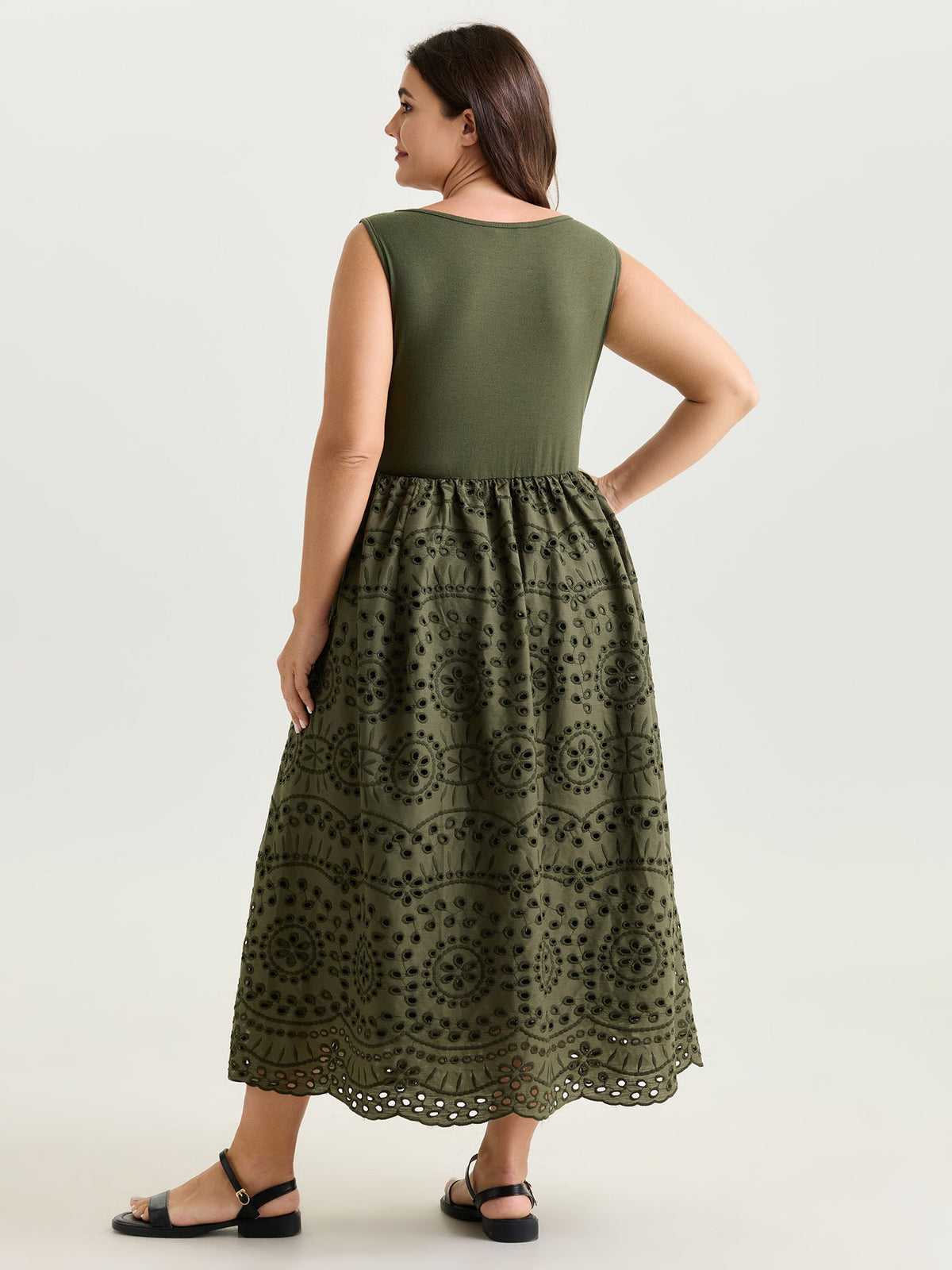 Stretchy Floral Embroidered Pocket Midi Dress